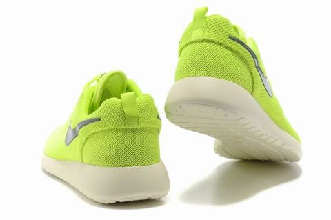 nike roshe run w chaussures rose argent nike roshe run w chaussures rose argent